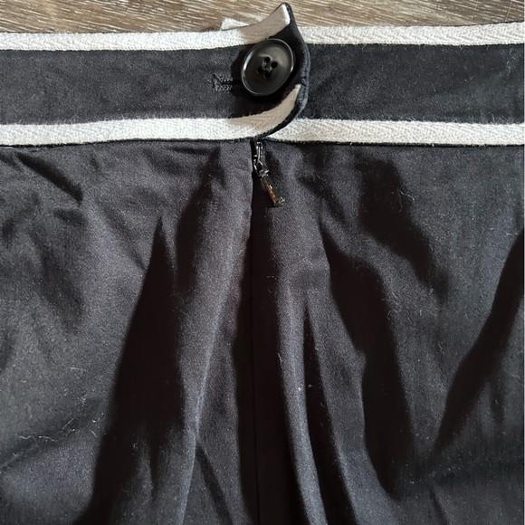 Sharon Young Black and White Floral Embroidered Capri Pants sz 6 - Picture 6 of 9